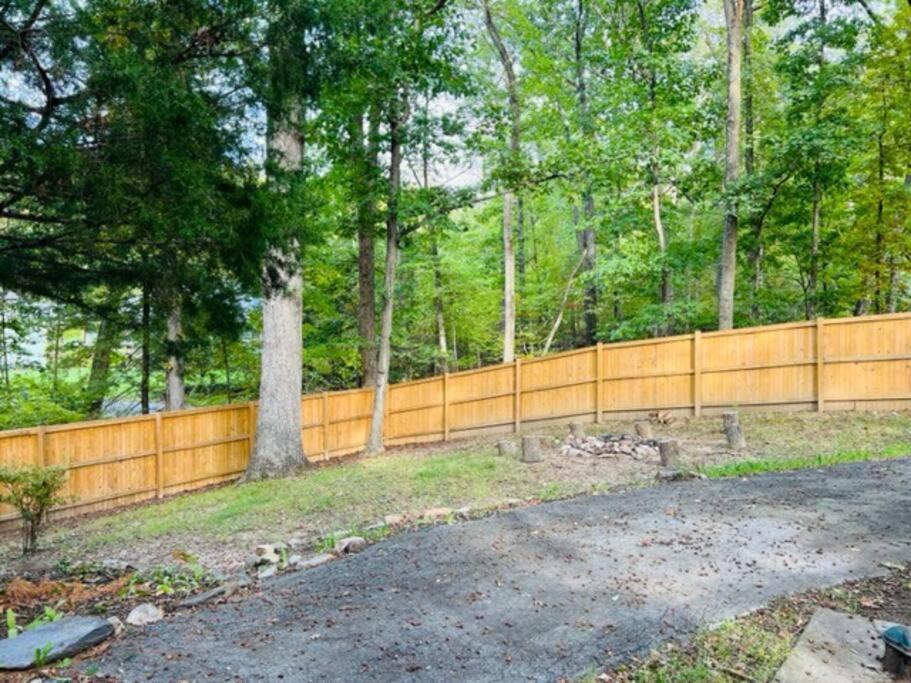 Mountain Retreat - Hot Tub, Lake, Fire Pit, Wineries, Restaurant Holiday home