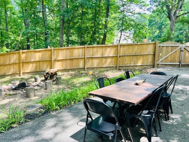 Holiday home Mountain Retreat - Hot Tub, Lake, Fire Pit, Wineries, Restaurant Harpers Ferry