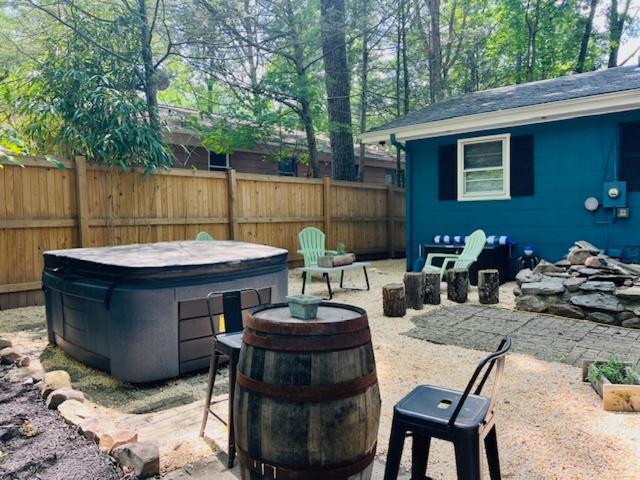 Holiday home Mountain Retreat - Hot Tub, Lake, Fire Pit, Wineries, Restaurant Harpers Ferry